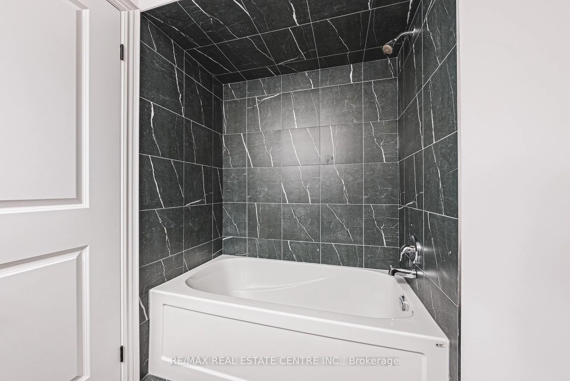 Photo 27 of Unit 41, 260 Melody Cmn, Oakville, River Oaks — HOMEH