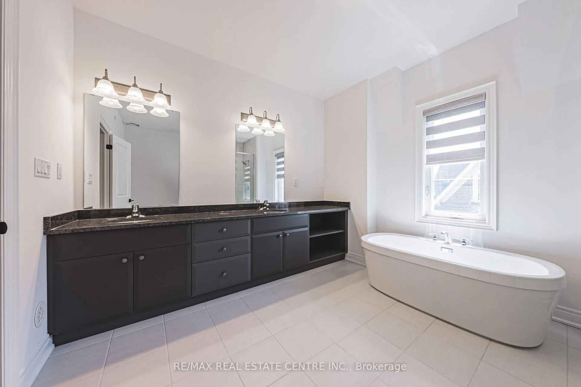 Photo 41 of Unit 41, 260 Melody Cmn, Oakville, River Oaks — HOMEH