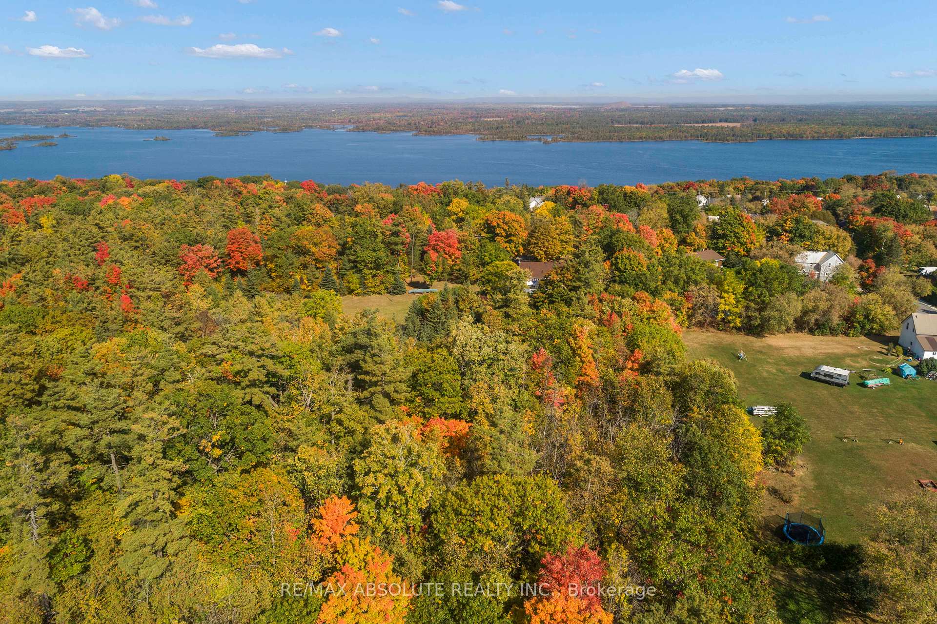 Photo 4 of 02 Braecrest Avenue, McNab/Braeside, Mcnab/Braeside Twps — HOMEH