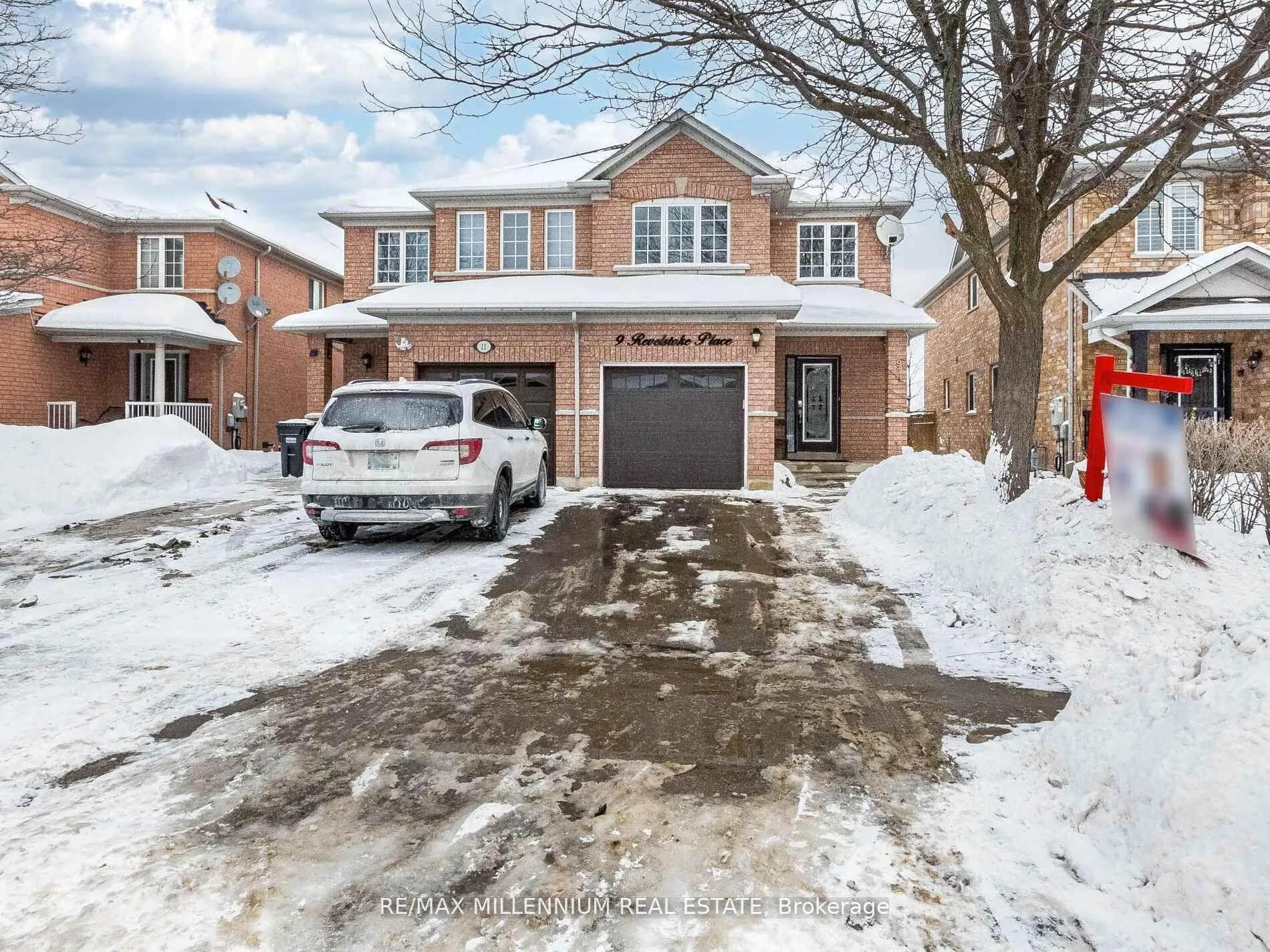 Front of 9 Revelstoke Place