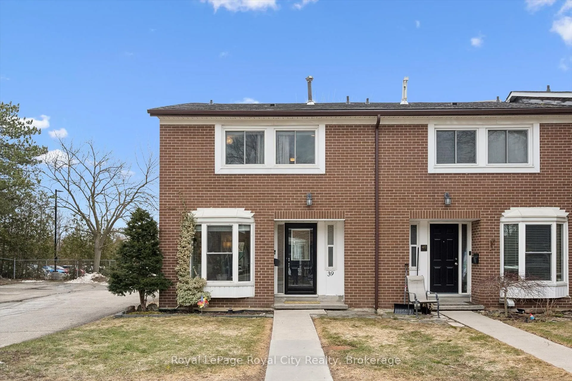 Photo 1 of Unit 39, 121 Bagot Street, Guelph, Junction/Onward Willow — HOMEH