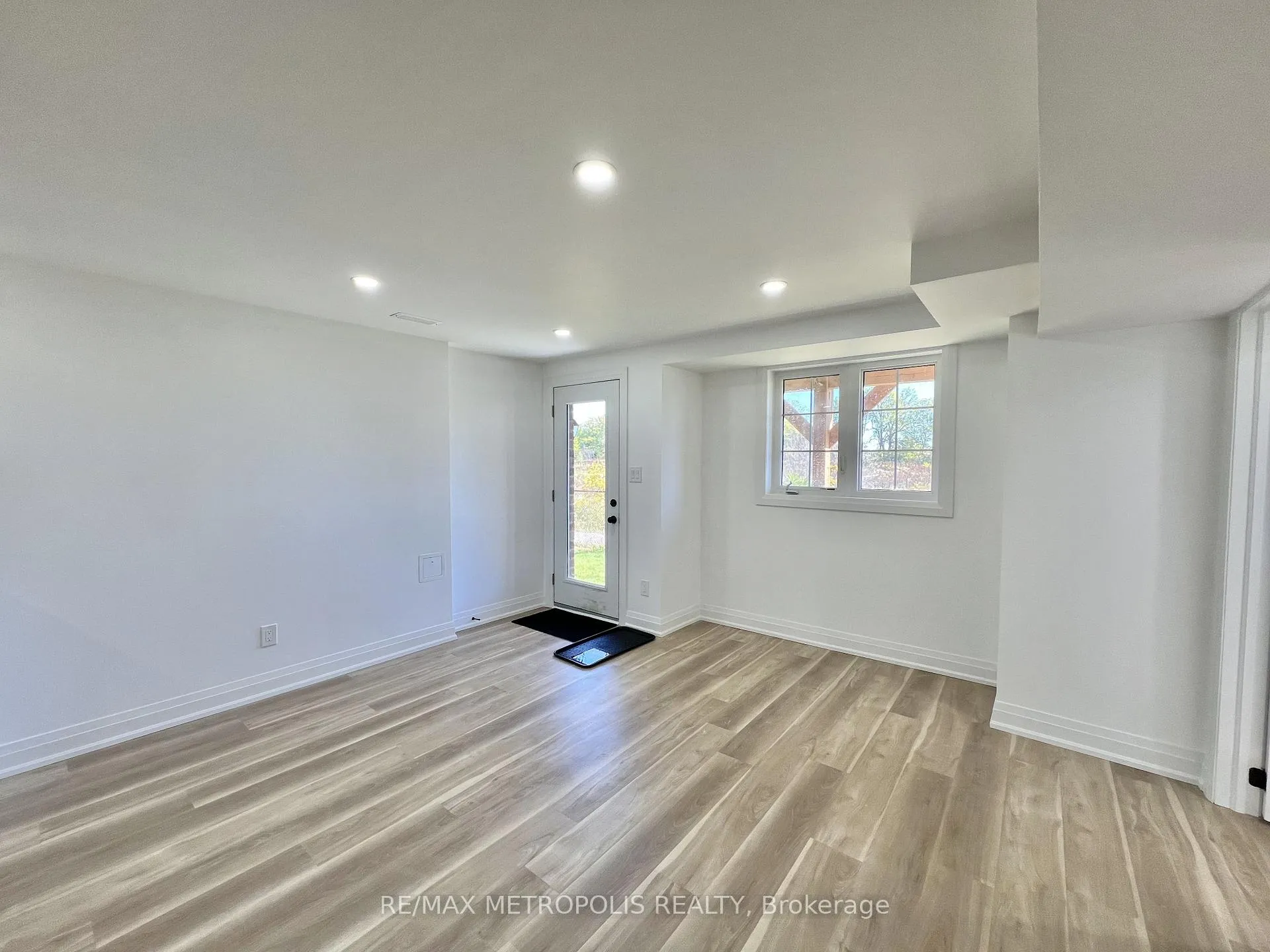 Photo 1 of Unit Basement, 3271A Turnstone Boulevard, Pickering, Rural Pickering — HOMEH