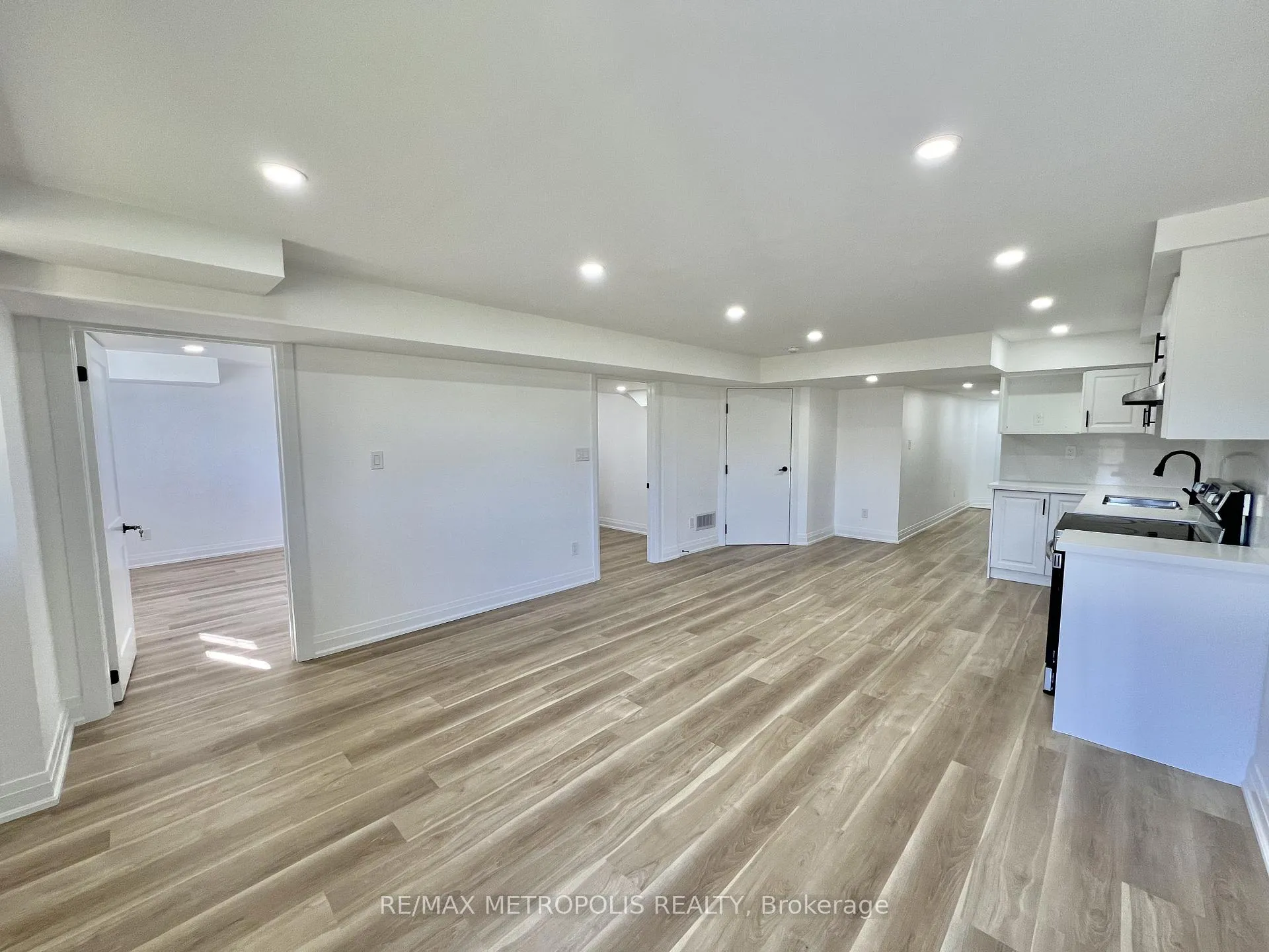 Photo 2 of Unit Basement, 3271A Turnstone Boulevard, Pickering, Rural Pickering — HOMEH