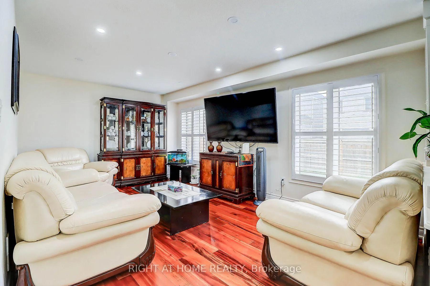 Photo 8 of Unit Main, 58 Barnfield Crescent, Ajax, Northeast Ajax — HOMEH