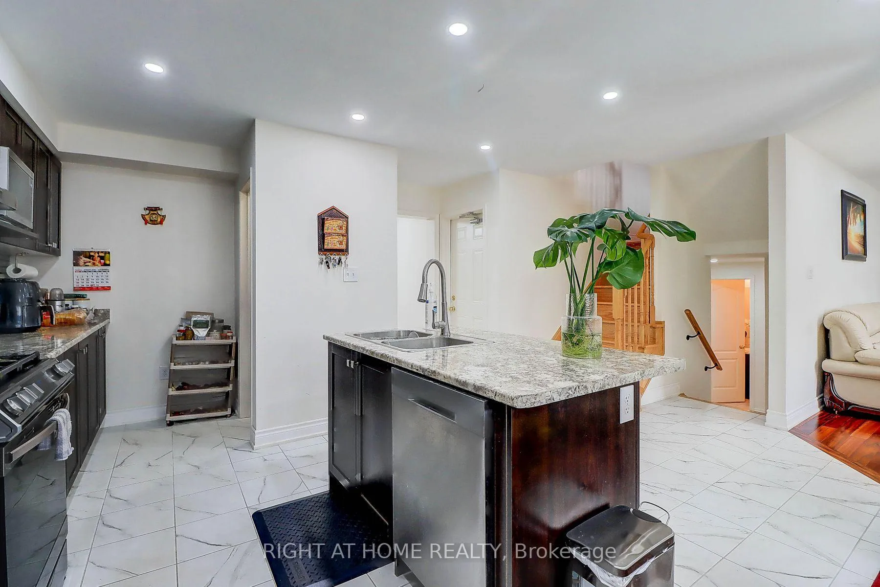 Photo 14 of Unit Main, 58 Barnfield Crescent, Ajax, Northeast Ajax — HOMEH