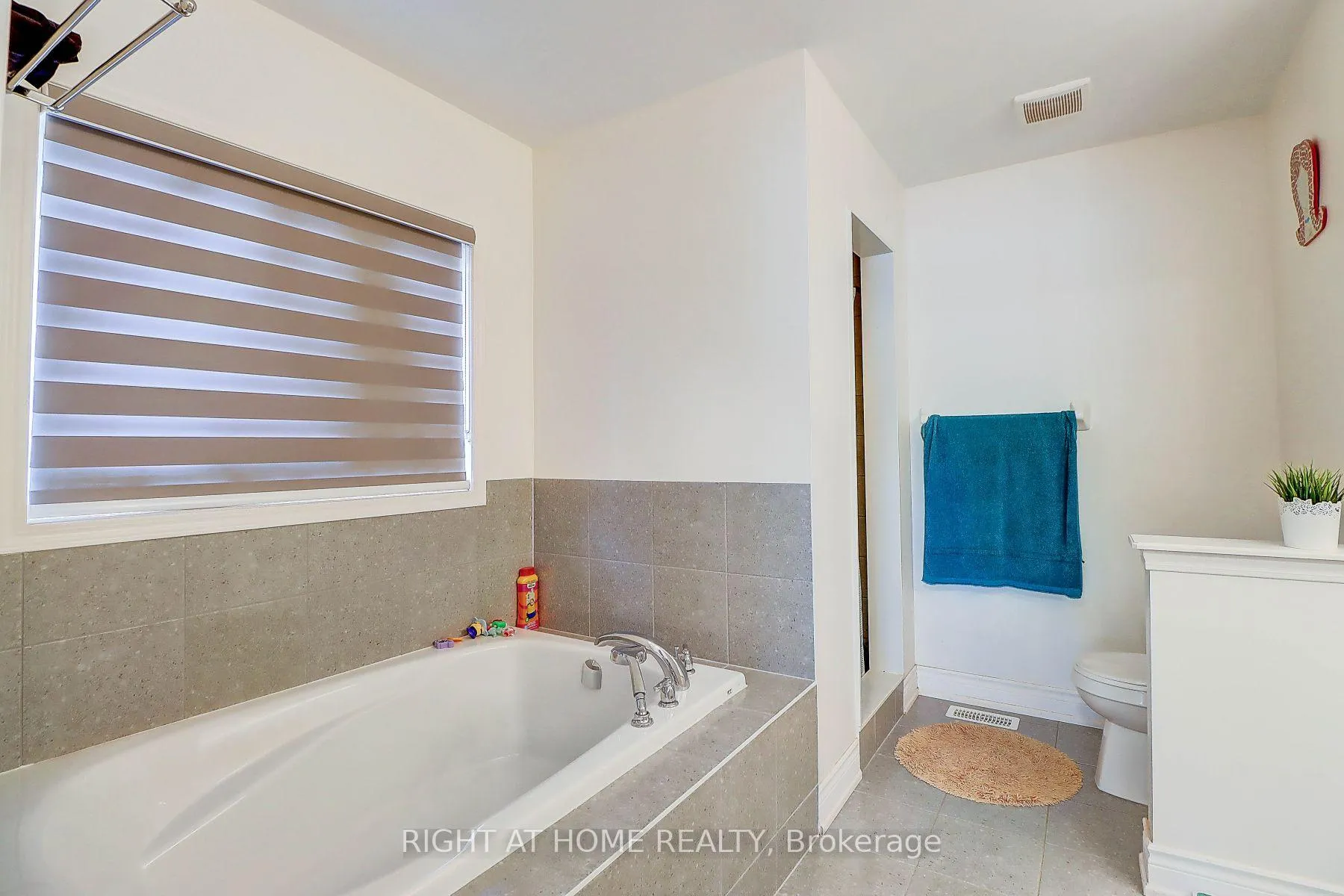 Photo 21 of Unit Main, 58 Barnfield Crescent, Ajax, Northeast Ajax — HOMEH