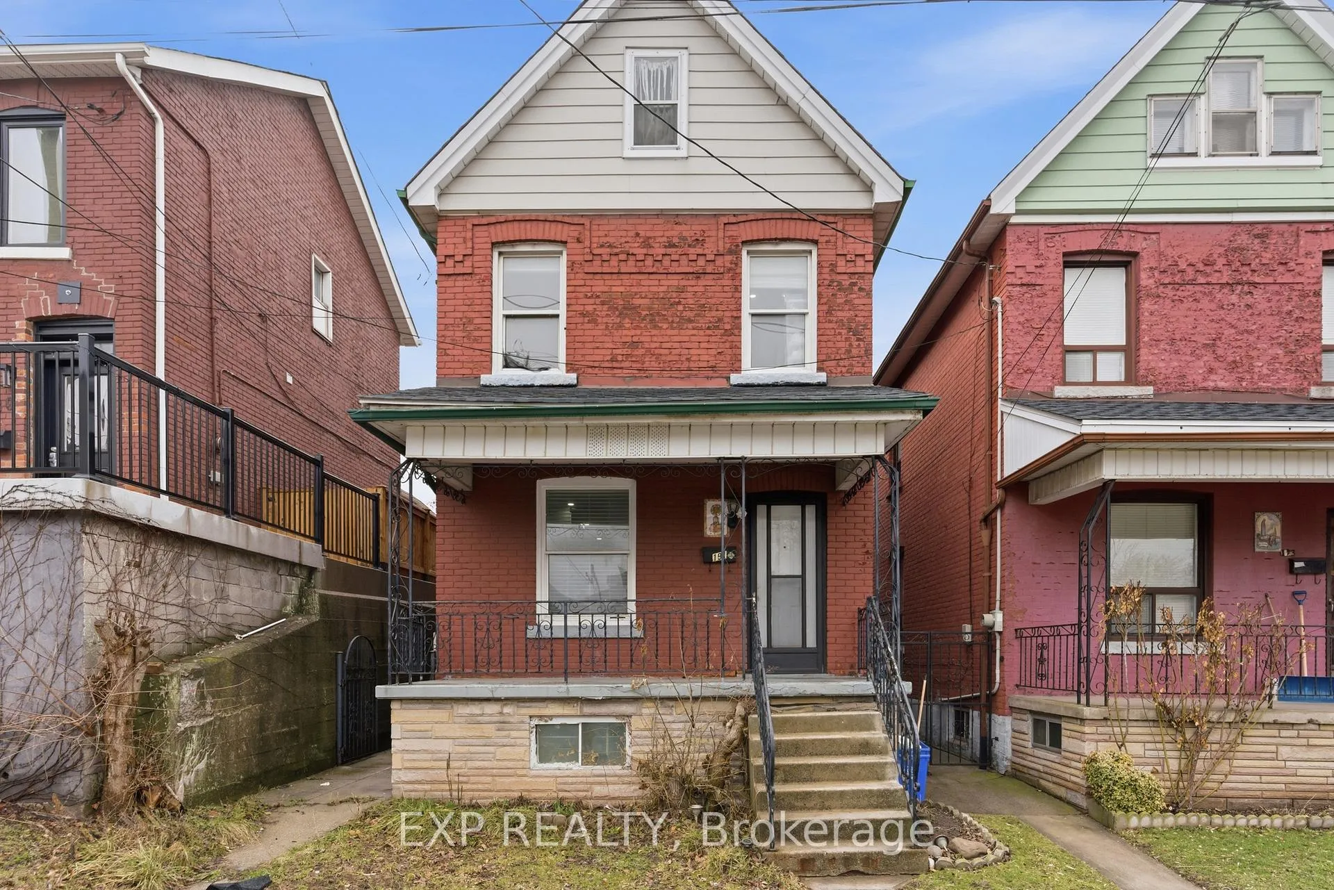 Front of 191 Queen Street North N