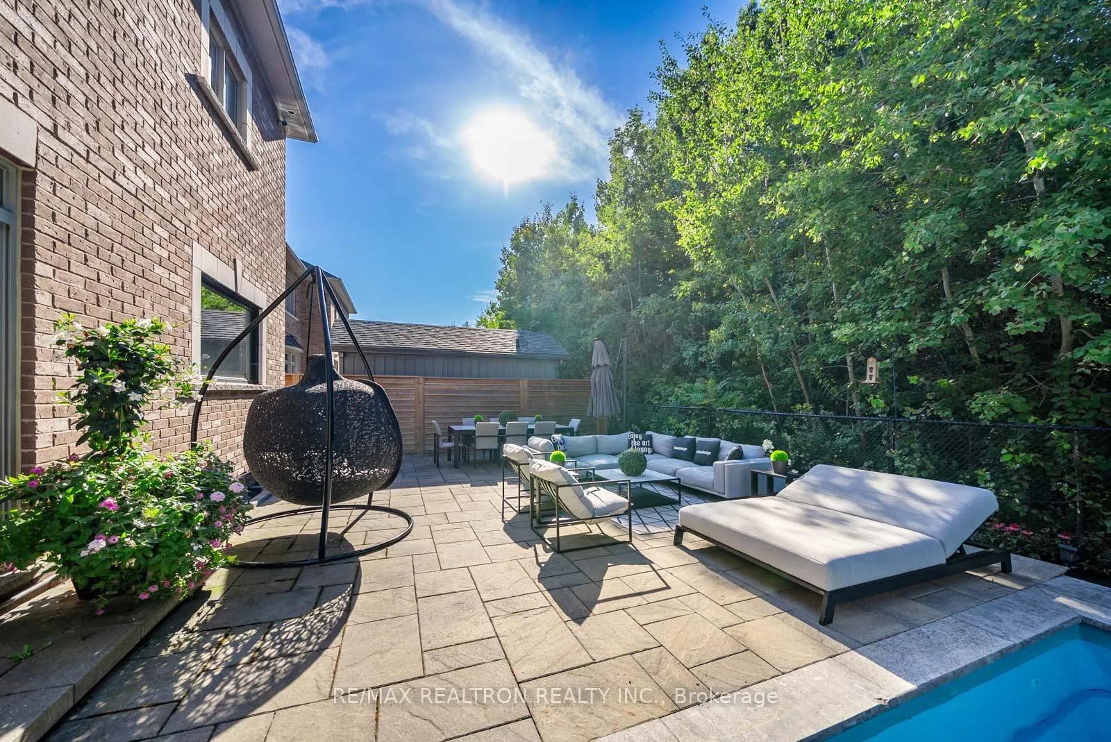 Photo 3 of 61 Cedarpoint Court, Vaughan, Patterson — HOMEH
