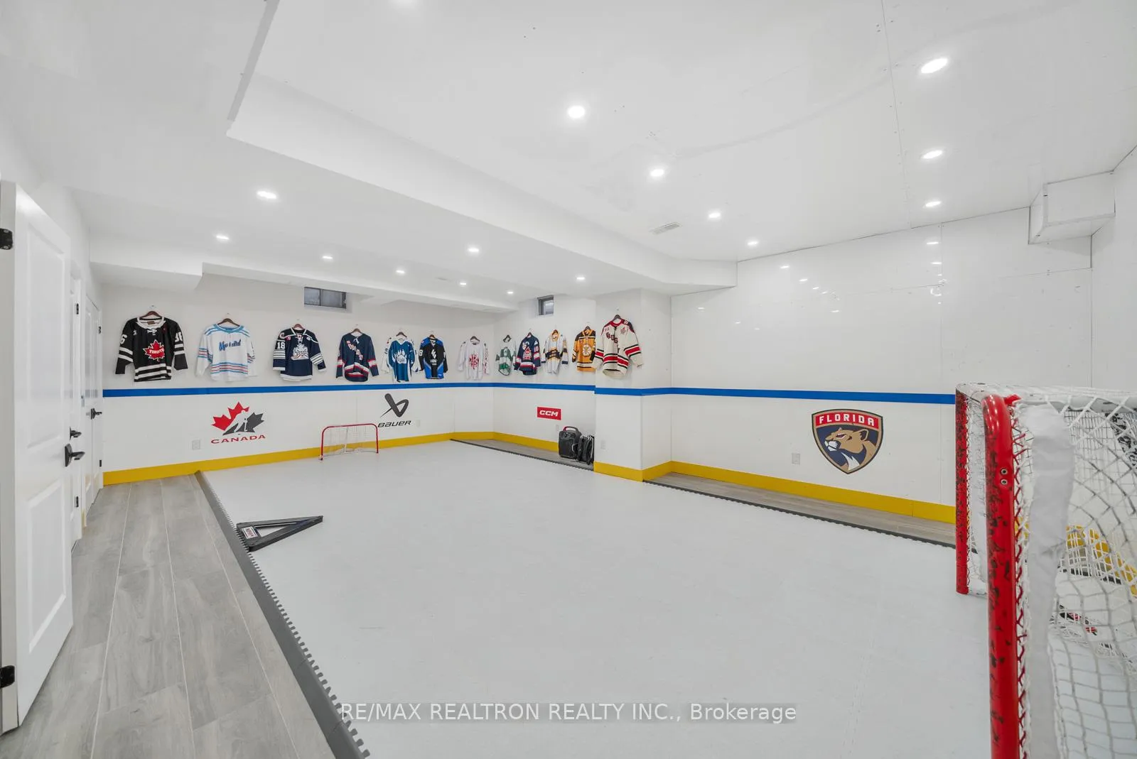 Photo 45 of 61 Cedarpoint Court, Vaughan, Patterson — HOMEH