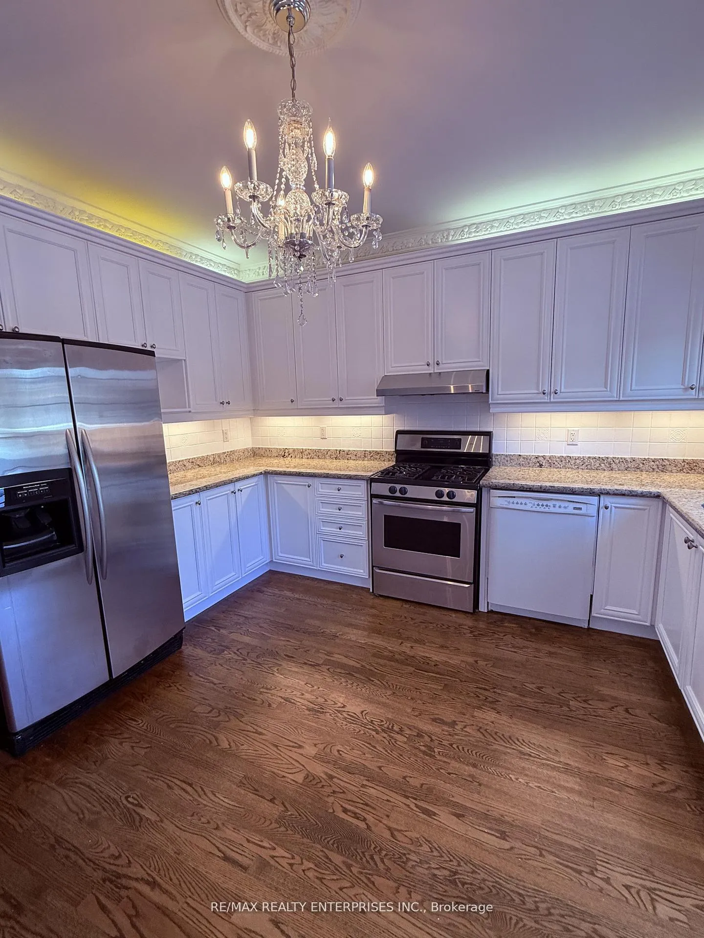 Photo 5 of 37 Castlegate Boulevard, Brampton, Bram East — HOMEH