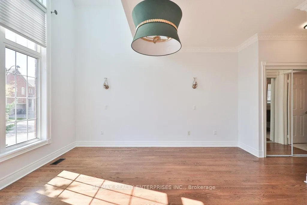 Photo 13 of 37 Castlegate Boulevard, Brampton, Bram East — HOMEH