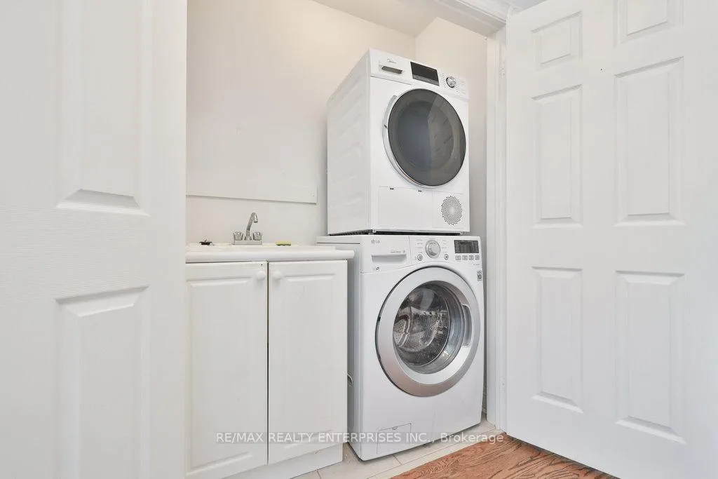 Photo 17 of 37 Castlegate Boulevard, Brampton, Bram East — HOMEH