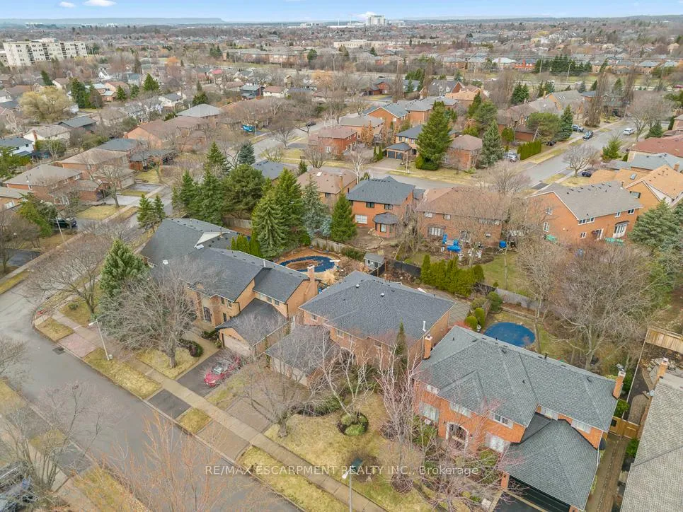 Photo 2 of 1085 Denfield Terrace, Oakville, Glen Abbey — HOMEH