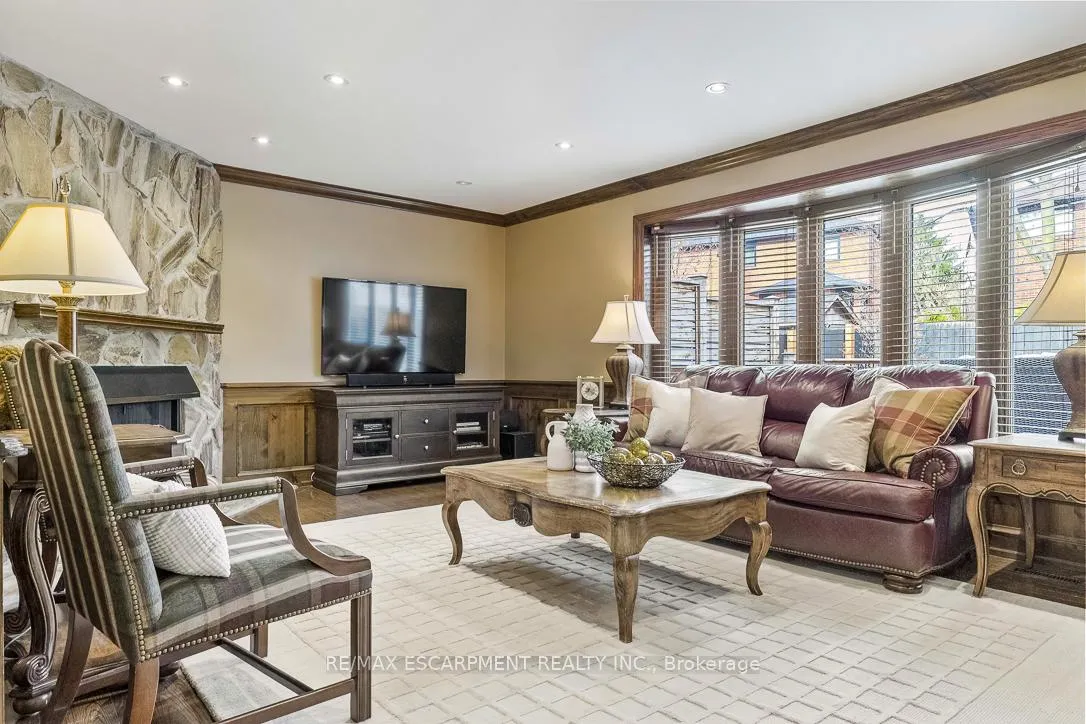 Photo 5 of 1085 Denfield Terrace, Oakville, Glen Abbey — HOMEH