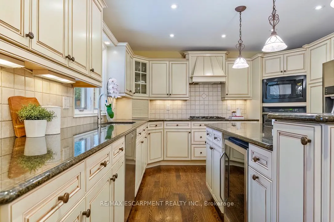 Photo 12 of 1085 Denfield Terrace, Oakville, Glen Abbey — HOMEH