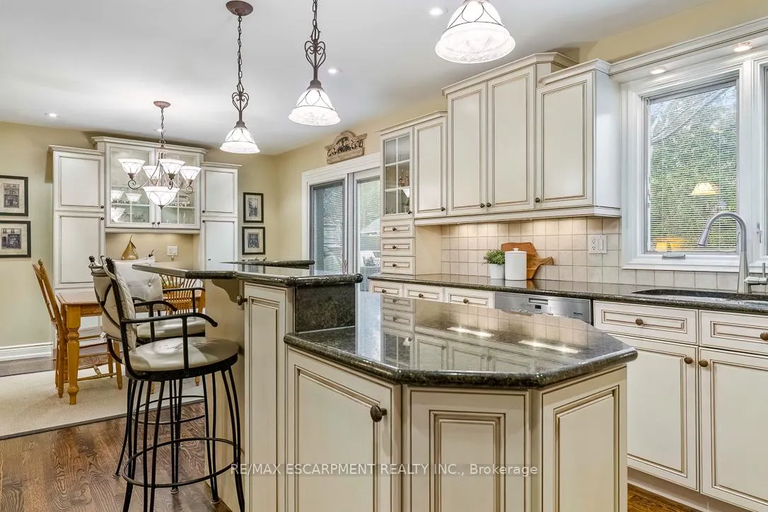 Photo 13 of 1085 Denfield Terrace, Oakville, Glen Abbey — HOMEH