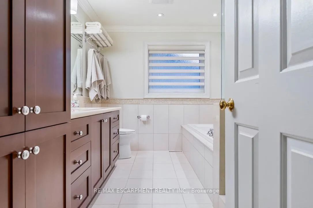 Photo 34 of 1085 Denfield Terrace, Oakville, Glen Abbey — HOMEH