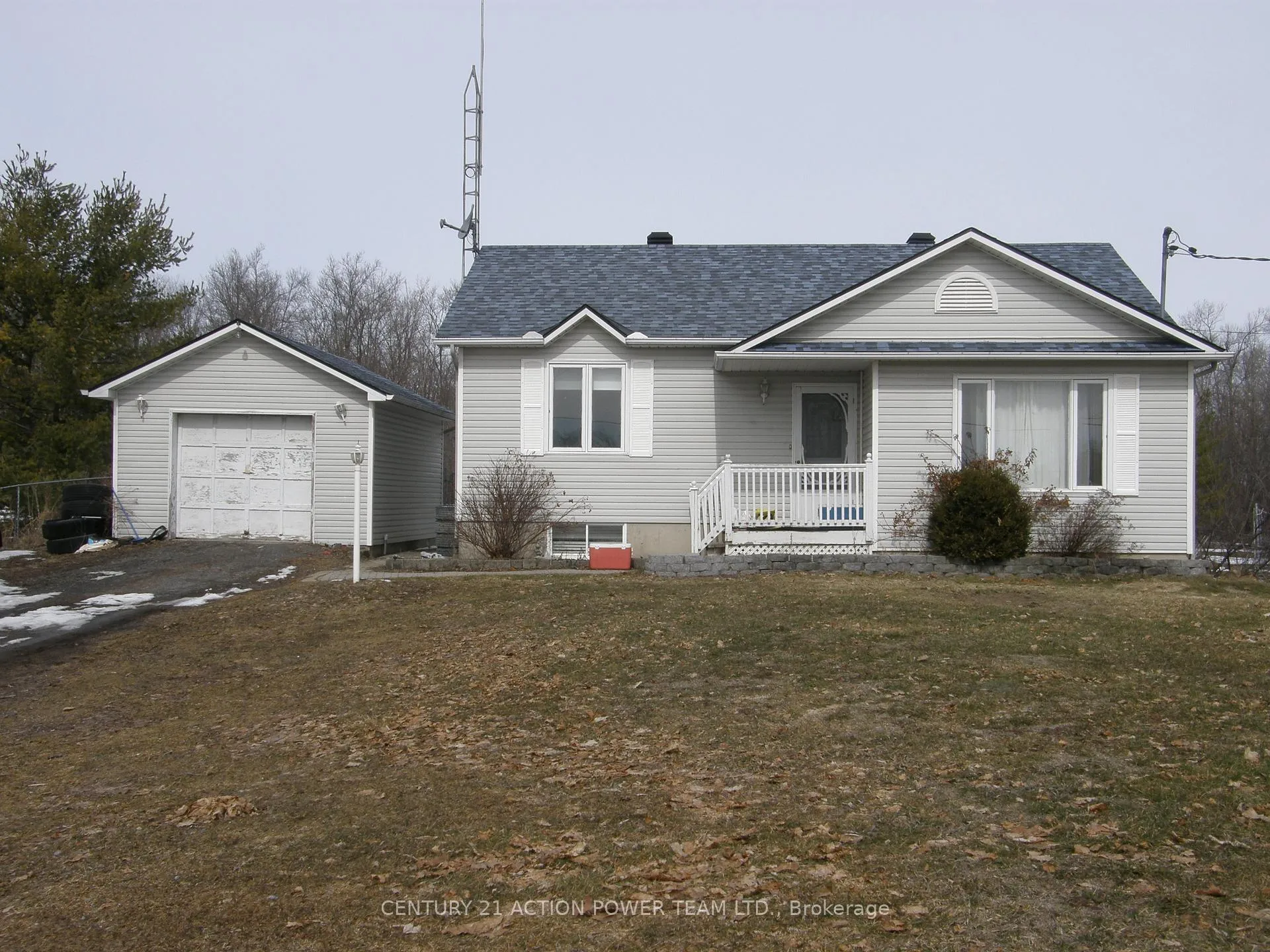 Front of 14419 Concession 11-12 Road