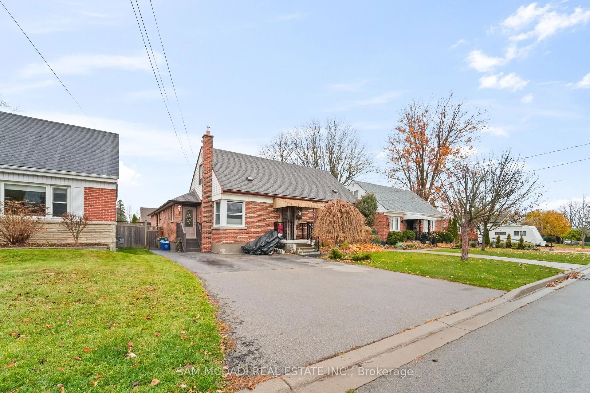 Photo 2 of 12 Roselle Place, Hamilton, Stoney Creek — HOMEH