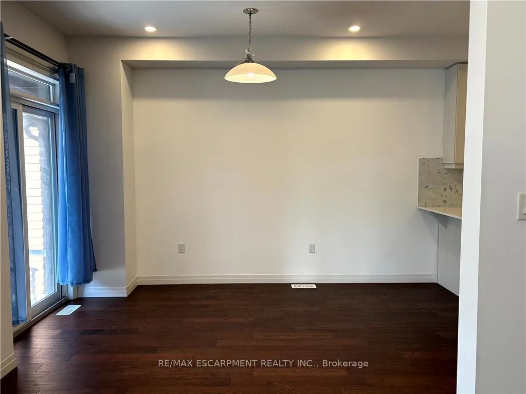 Photo 5 of Unit 129, 30 Times Square Boulevard, Hamilton, Stoney Creek Mountain — HOMEH