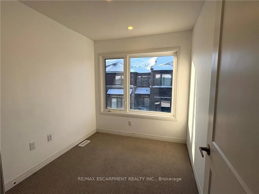 Photo 11 of Unit 129, 30 Times Square Boulevard, Hamilton, Stoney Creek Mountain — HOMEH