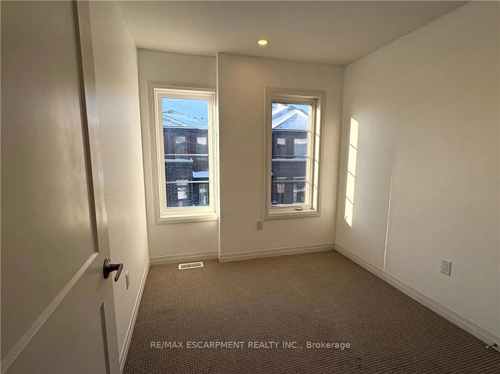 Photo 13 of Unit 129, 30 Times Square Boulevard, Hamilton, Stoney Creek Mountain — HOMEH