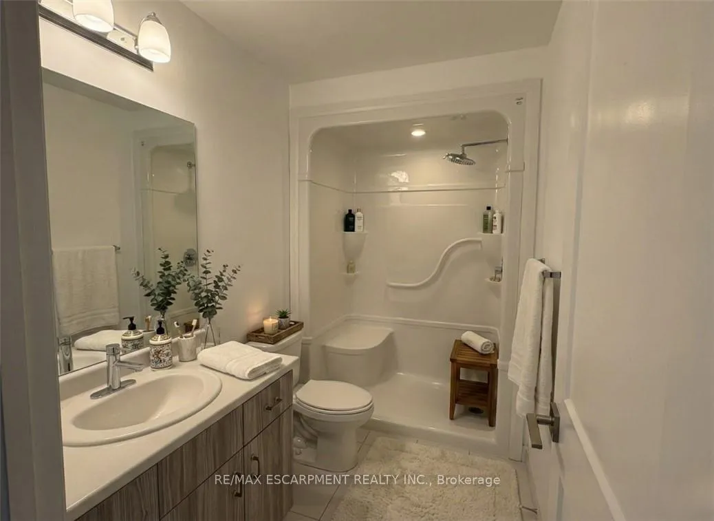 Photo 16 of Unit 129, 30 Times Square Boulevard, Hamilton, Stoney Creek Mountain — HOMEH