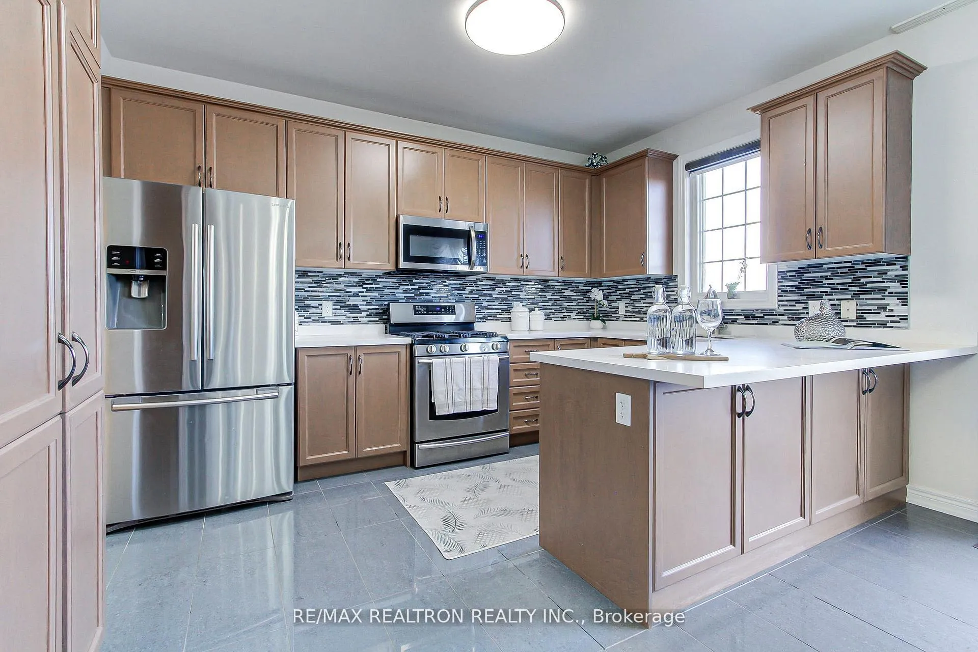 Photo 10 of 79 Apple Valley Way, Brampton, Bram East — HOMEH