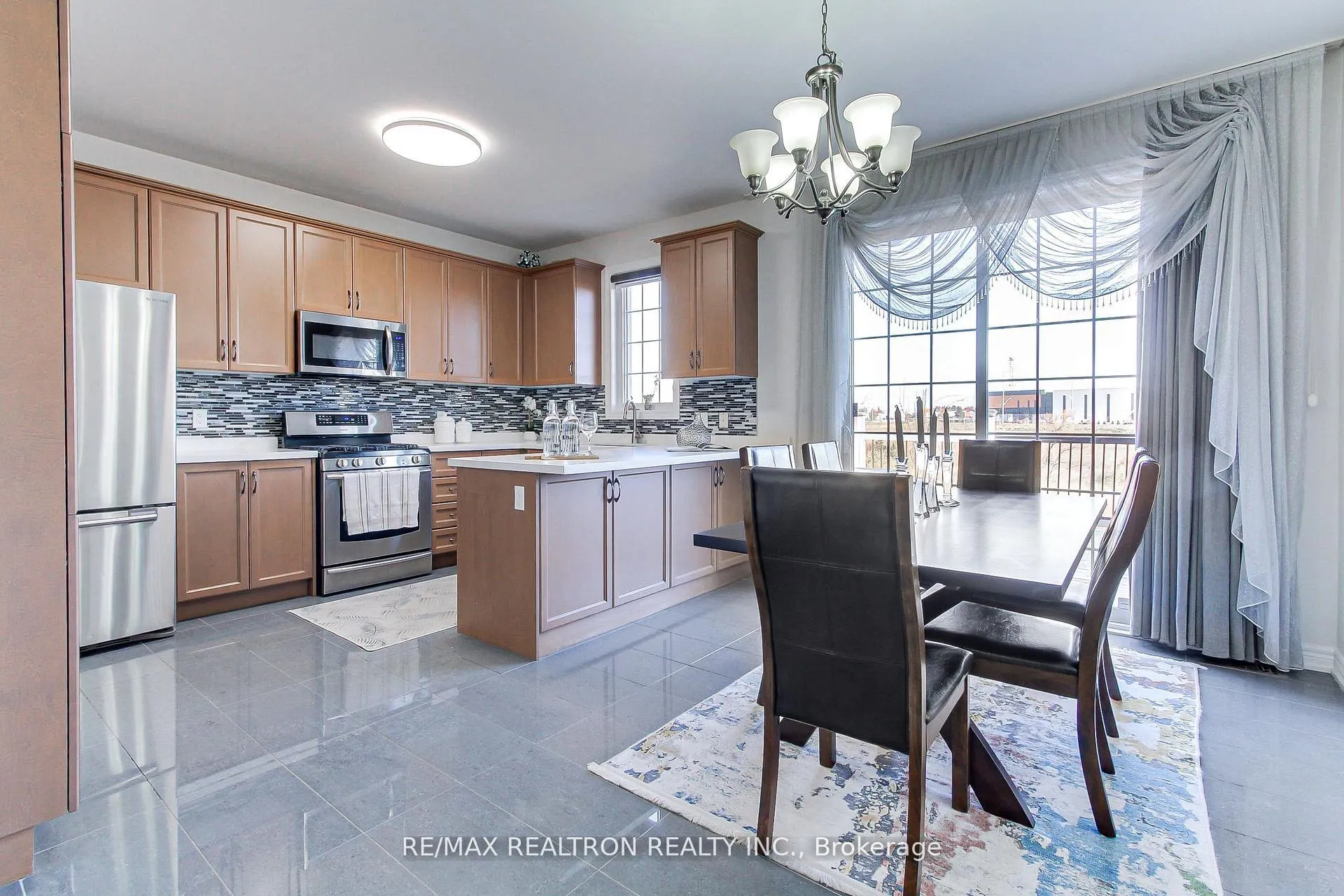 Photo 14 of 79 Apple Valley Way, Brampton, Bram East — HOMEH
