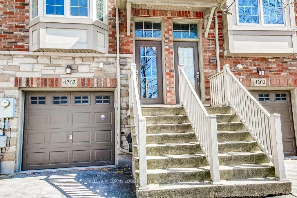 Photo 3 of 4262 Ingram Common, Burlington, Shoreacres — HOMEH