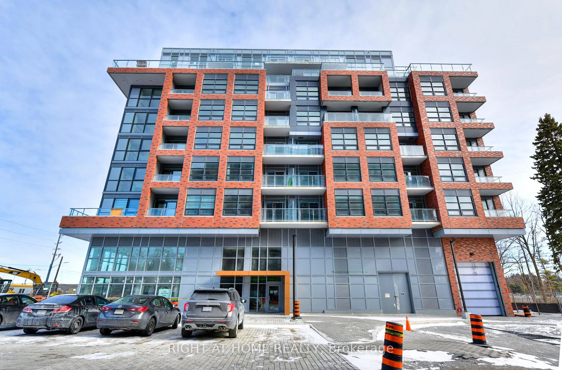 Front of Unit 826, 1635 Military Trail