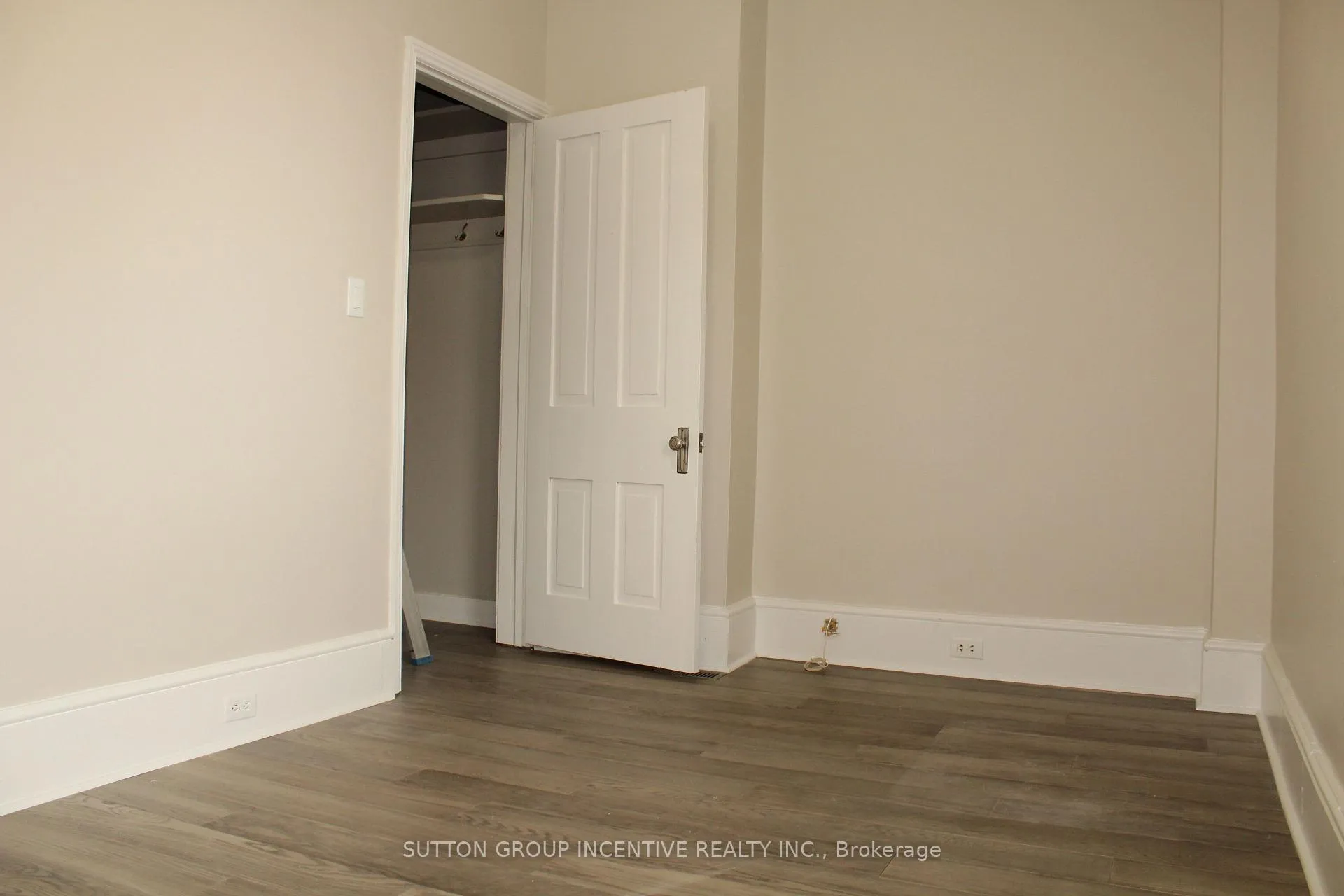 Photo 13 of 166 Collier Street, Barrie, Codrington — HOMEH