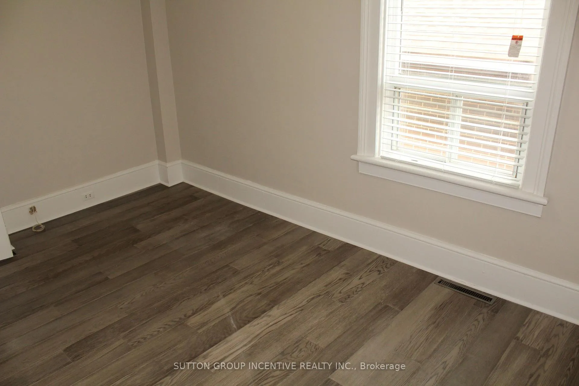 Photo 14 of 166 Collier Street, Barrie, Codrington — HOMEH