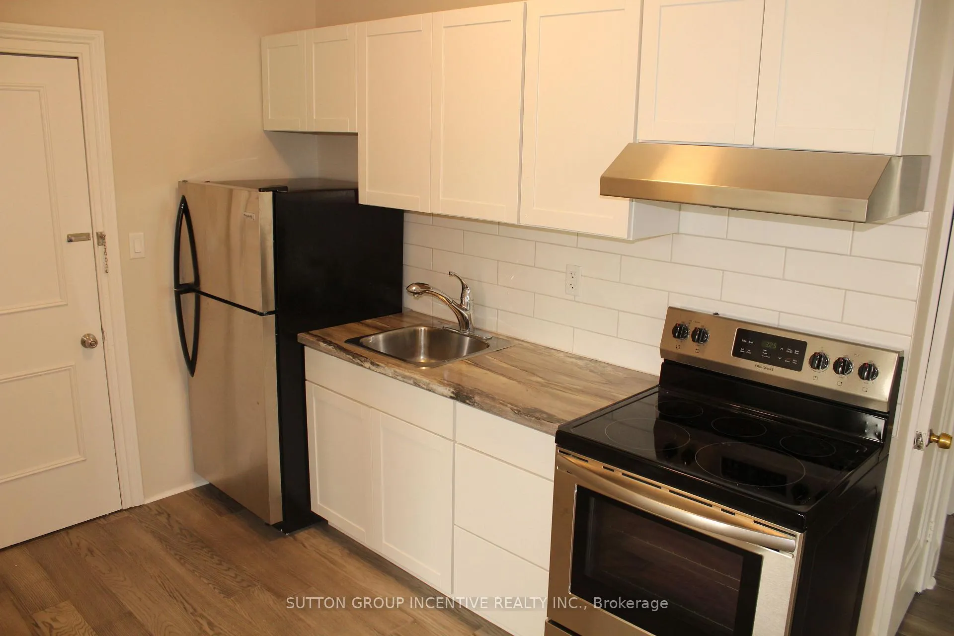 Photo 15 of 166 Collier Street, Barrie, Codrington — HOMEH
