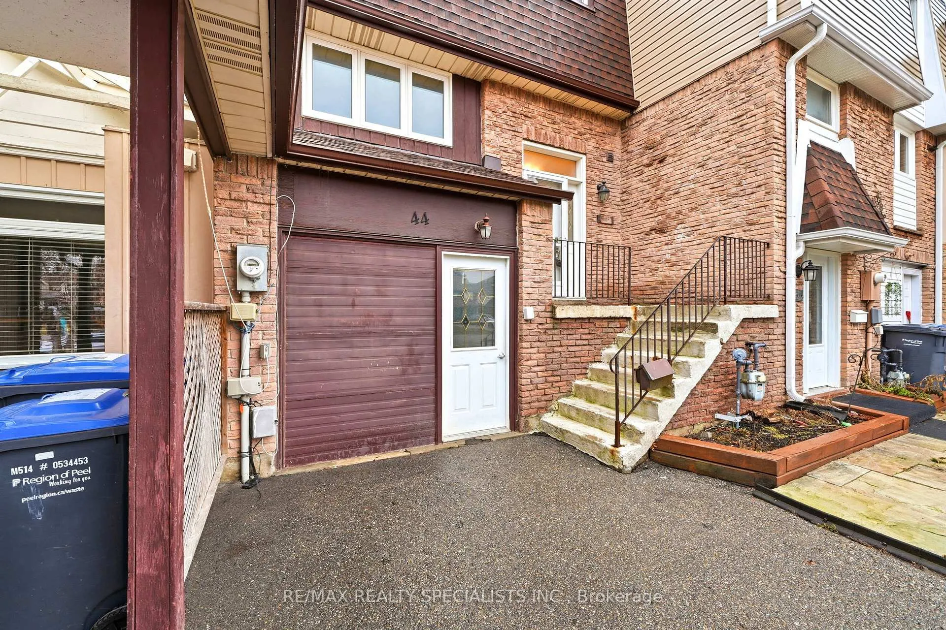 Photo 4 of 44 Fanshawe Drive, Brampton, Heart Lake West — HOMEH