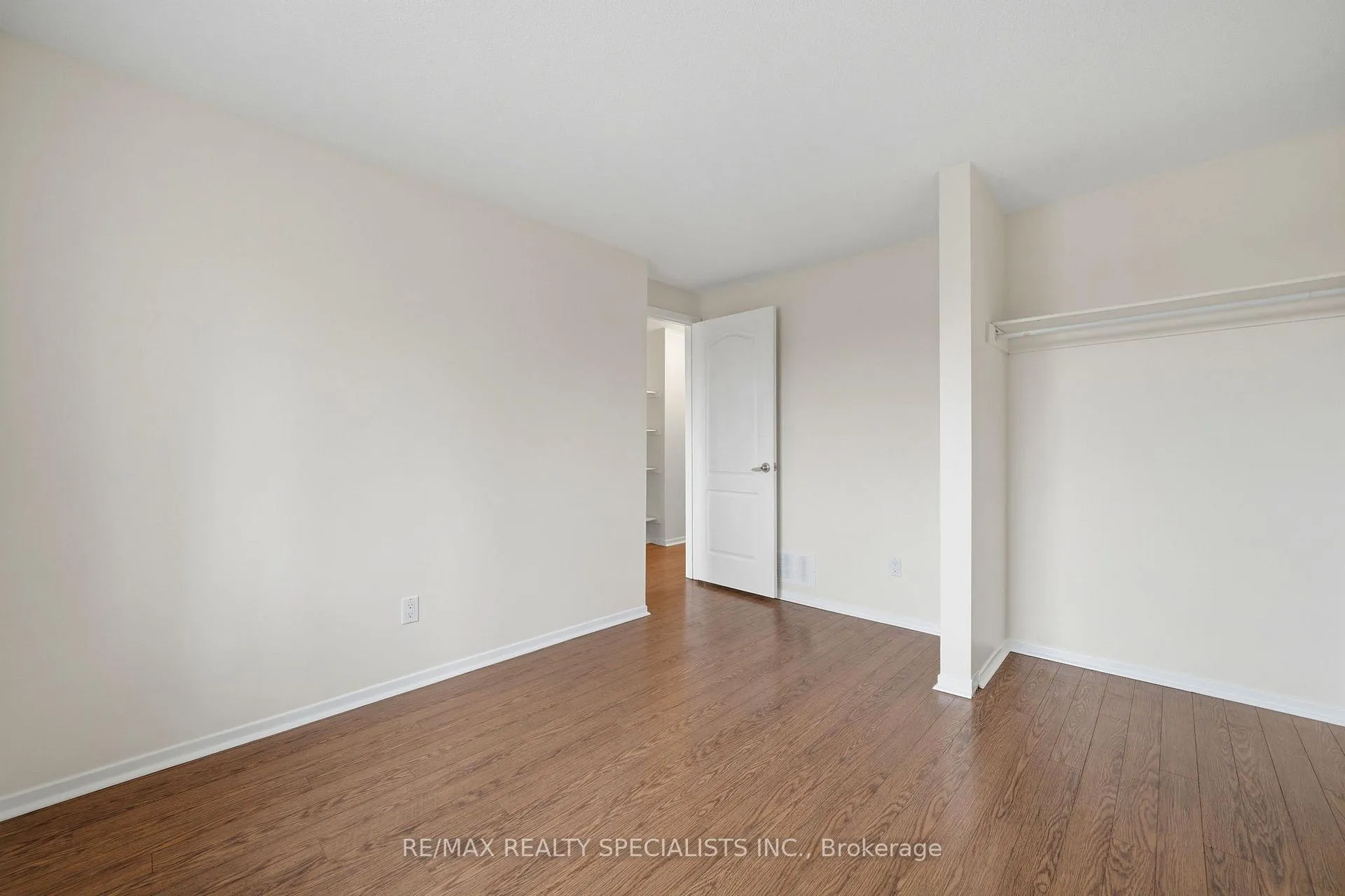 Photo 7 of 44 Fanshawe Drive, Brampton, Heart Lake West — HOMEH