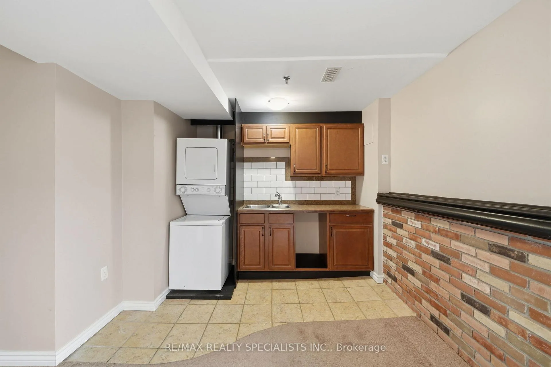 Photo 14 of 44 Fanshawe Drive, Brampton, Heart Lake West — HOMEH