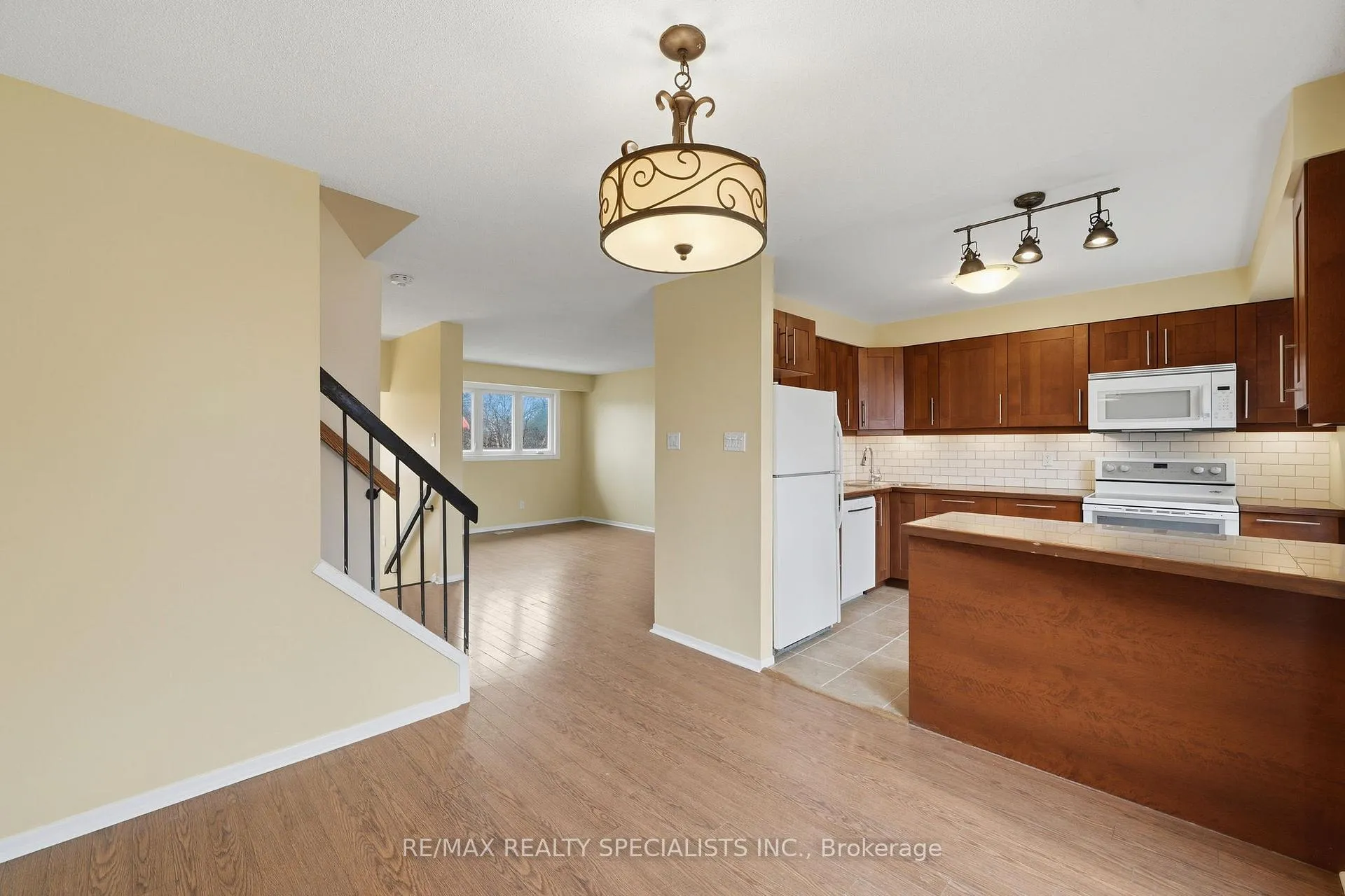 Photo 20 of 44 Fanshawe Drive, Brampton, Heart Lake West — HOMEH