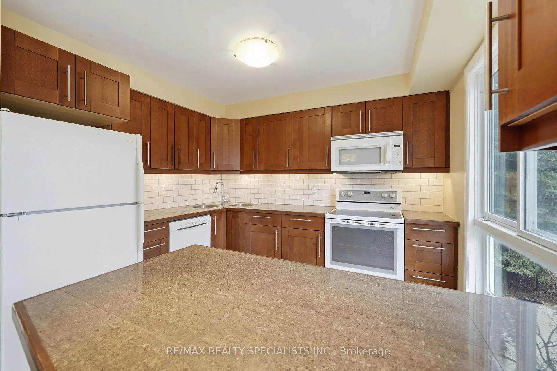 Photo 26 of 44 Fanshawe Drive, Brampton, Heart Lake West — HOMEH