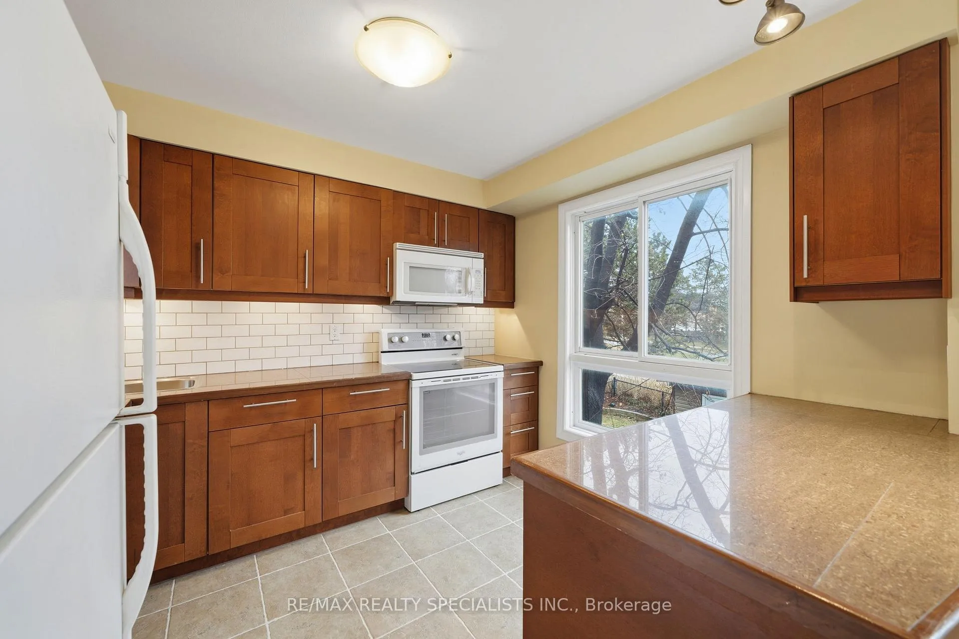 Photo 27 of 44 Fanshawe Drive, Brampton, Heart Lake West — HOMEH