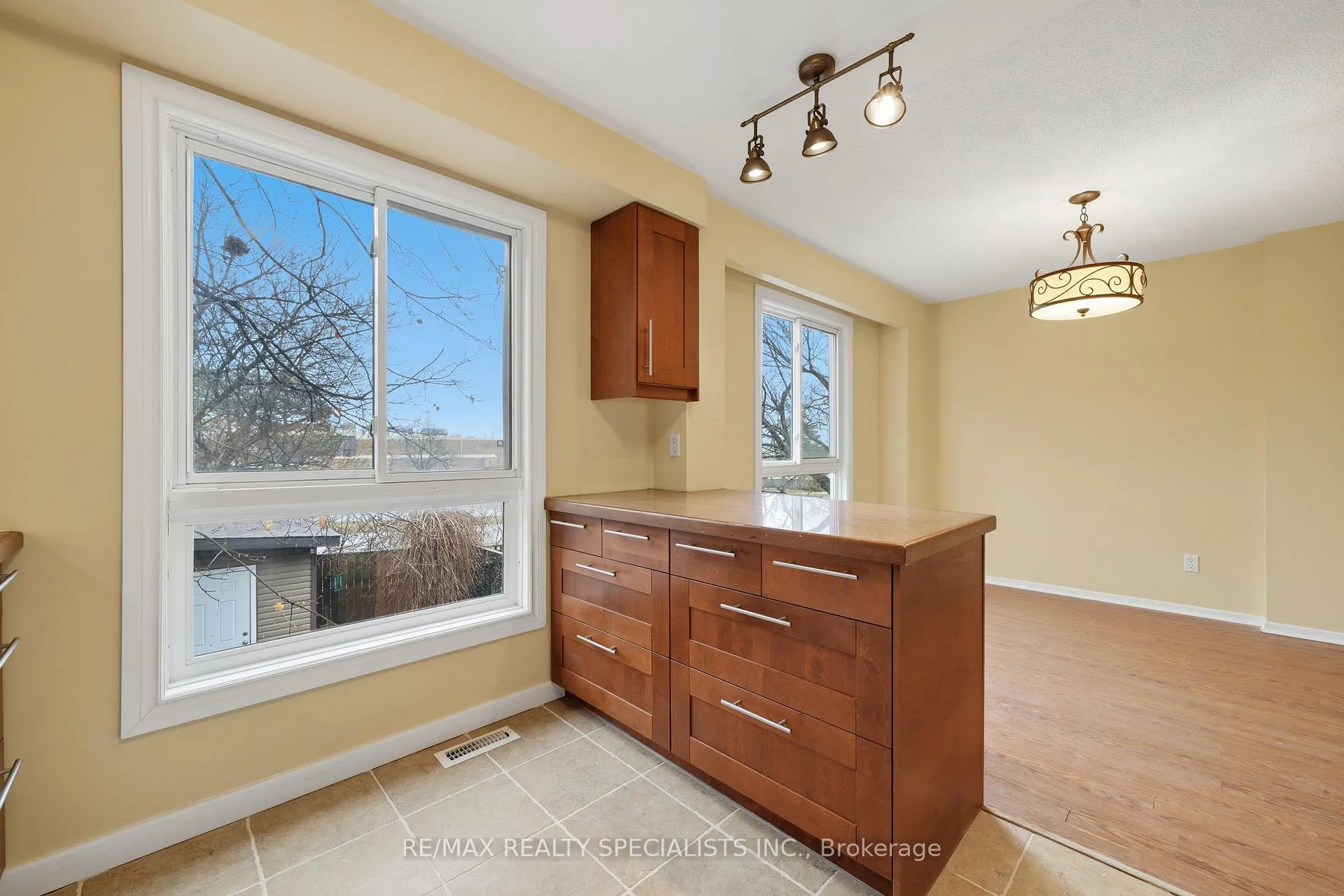 Photo 28 of 44 Fanshawe Drive, Brampton, Heart Lake West — HOMEH