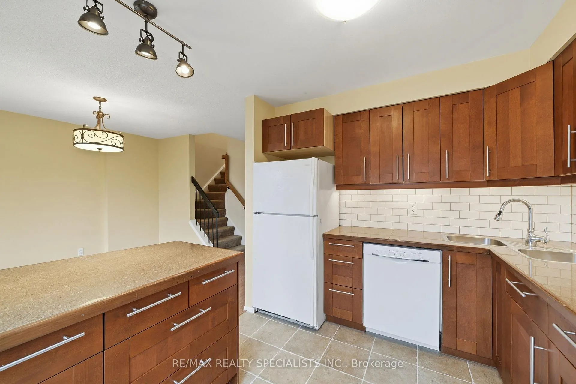 Photo 29 of 44 Fanshawe Drive, Brampton, Heart Lake West — HOMEH