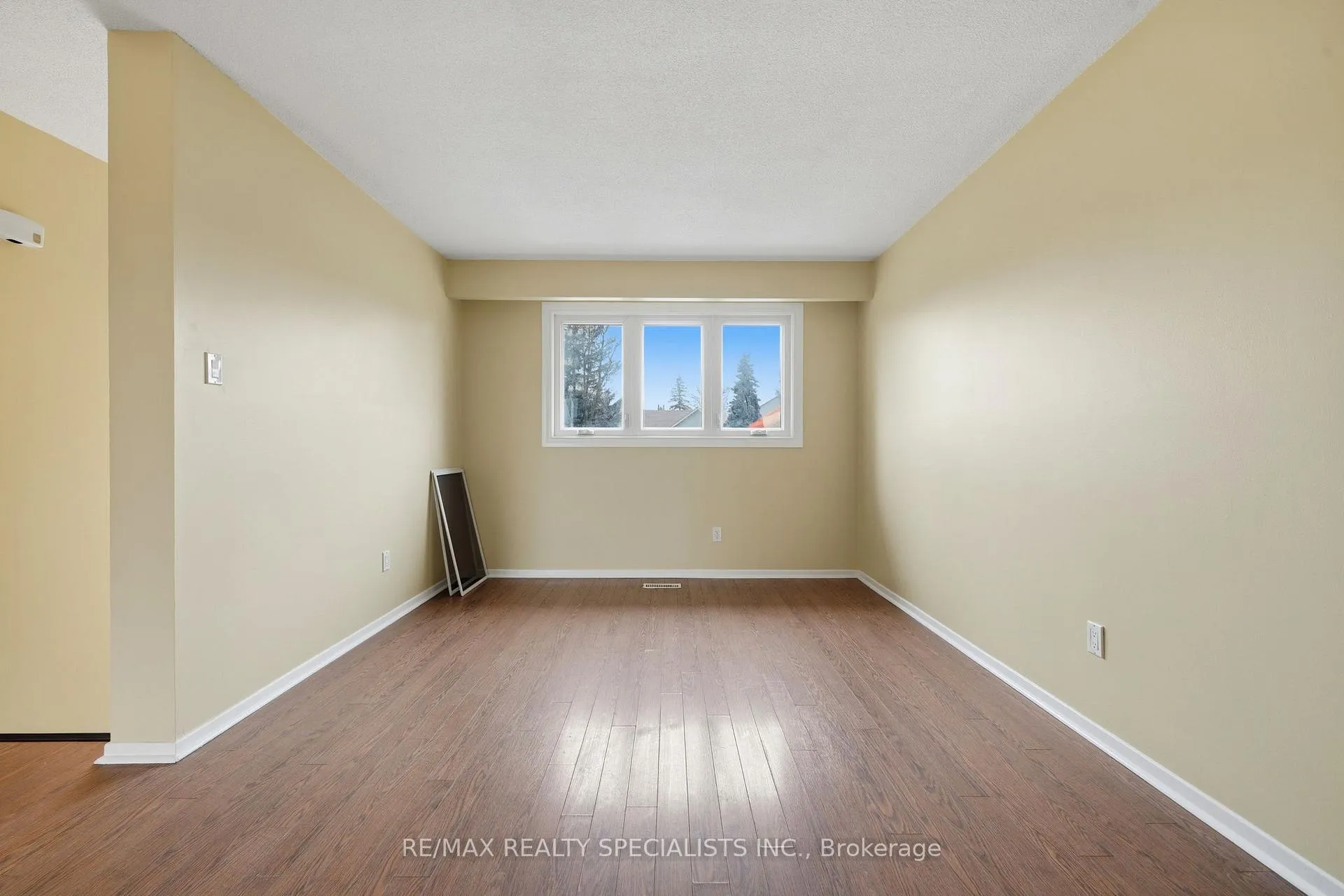 Photo 38 of 44 Fanshawe Drive, Brampton, Heart Lake West — HOMEH