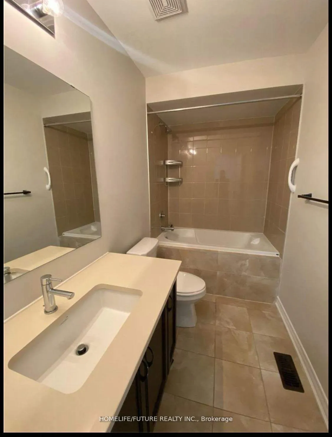 Photo 12 of Unit main & 2nd, 20 Ledger Point Crescent, Brampton, Sandringham-Wellington North — HOMEH