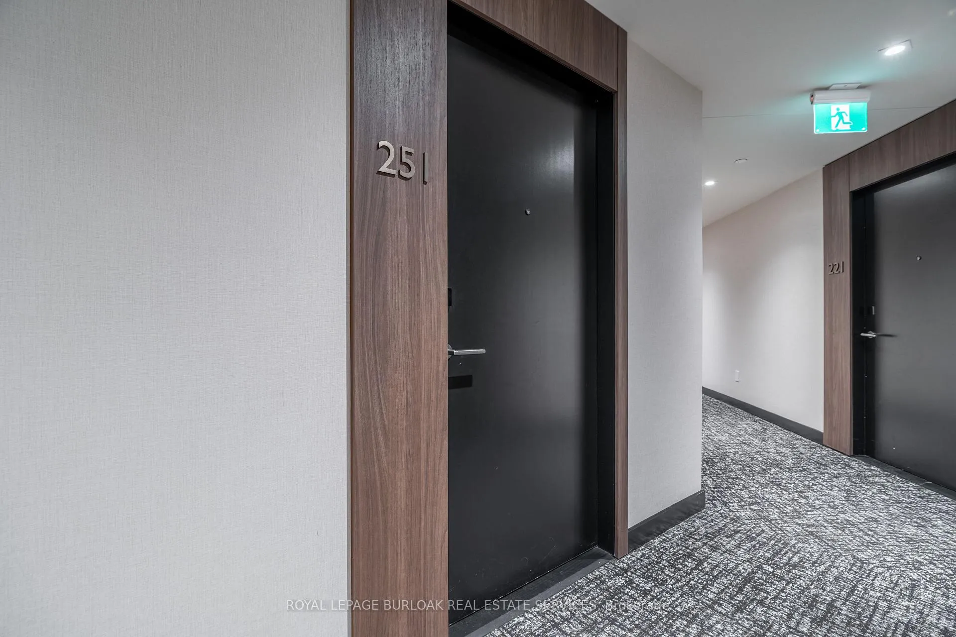 Photo 2 of Unit 251, 2501 Saw Whet Boulevard, Oakville, Glen Abbey — HOMEH