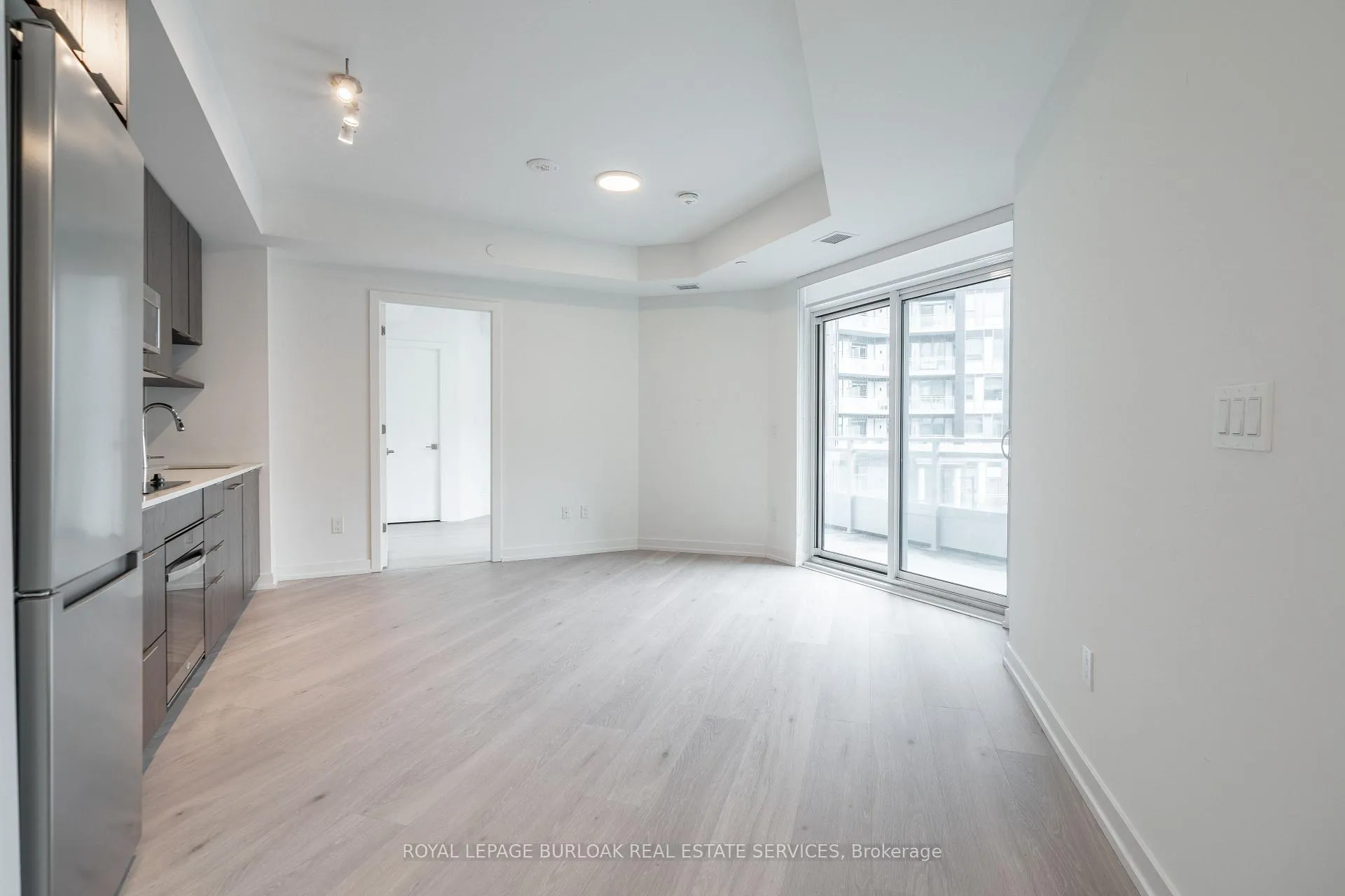 Photo 4 of Unit 251, 2501 Saw Whet Boulevard, Oakville, Glen Abbey — HOMEH