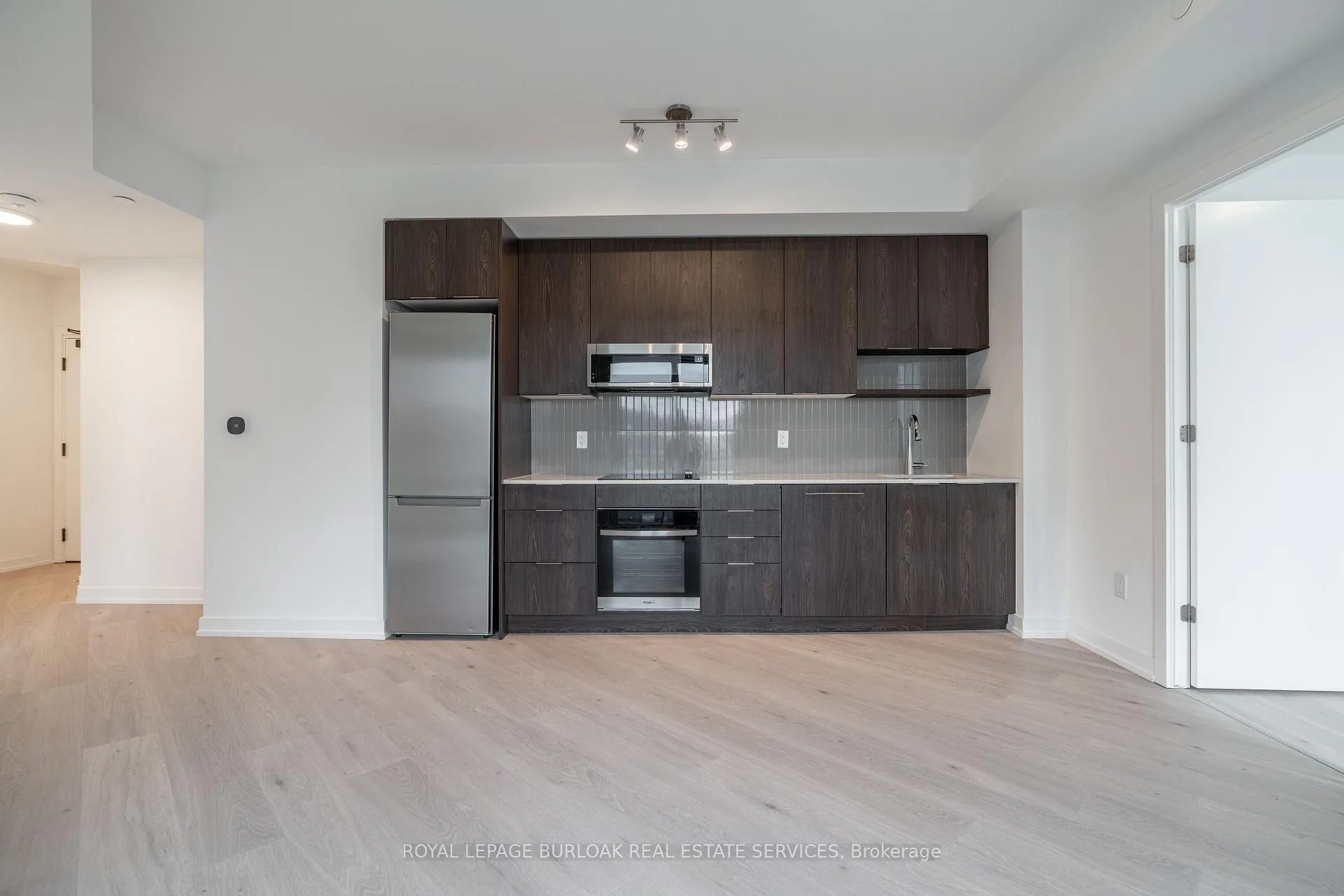 Photo 7 of Unit 251, 2501 Saw Whet Boulevard, Oakville, Glen Abbey — HOMEH