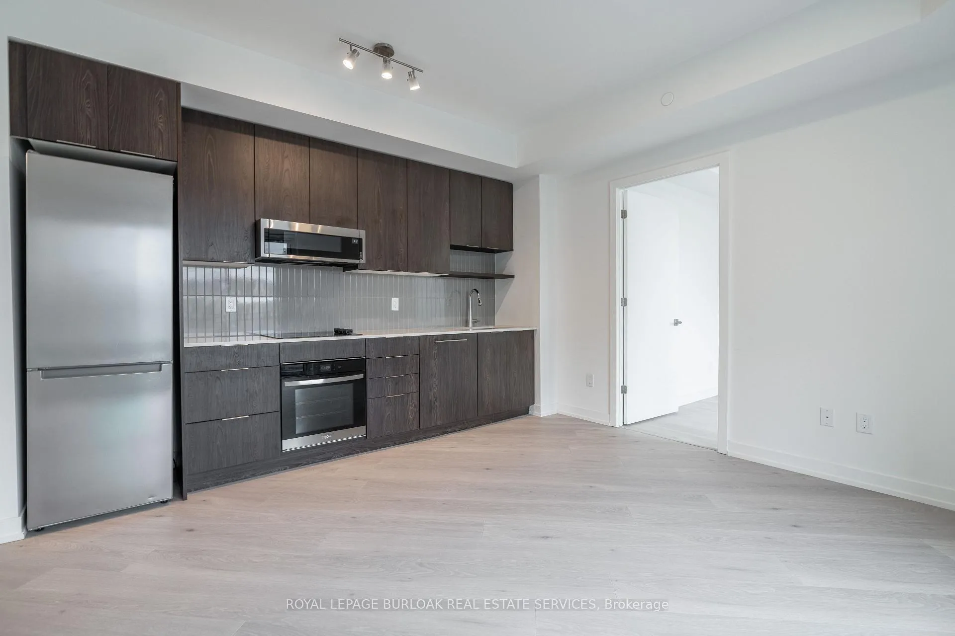 Photo 8 of Unit 251, 2501 Saw Whet Boulevard, Oakville, Glen Abbey — HOMEH