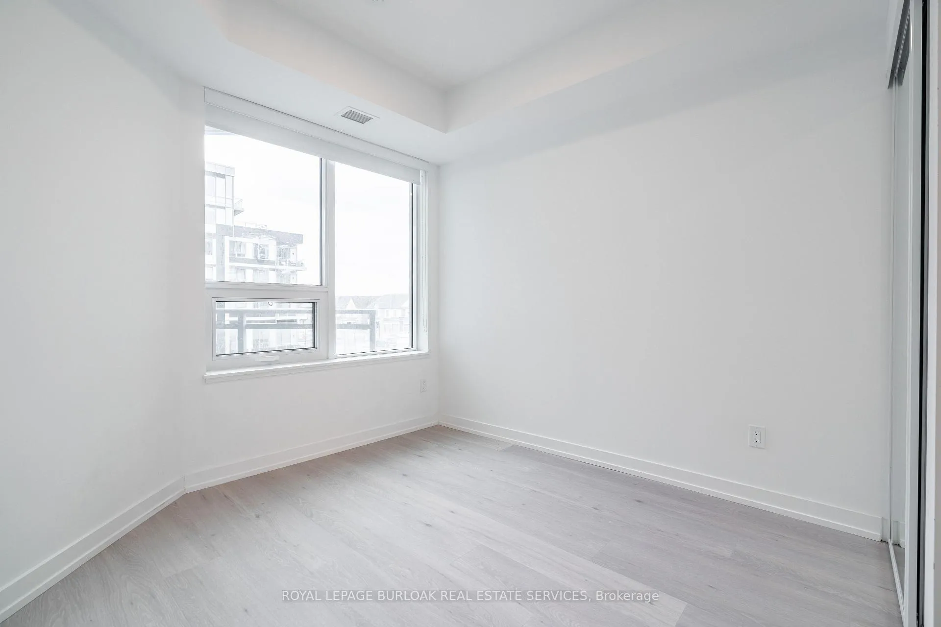Photo 13 of Unit 251, 2501 Saw Whet Boulevard, Oakville, Glen Abbey — HOMEH
