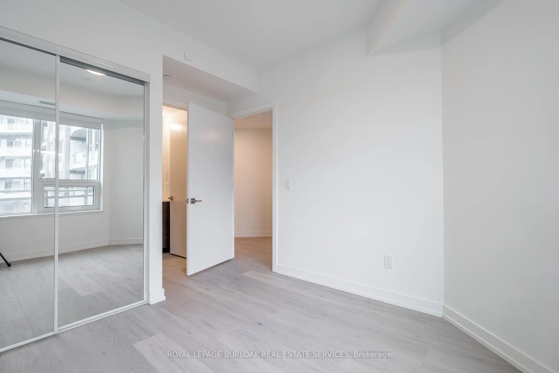 Photo 14 of Unit 251, 2501 Saw Whet Boulevard, Oakville, Glen Abbey — HOMEH